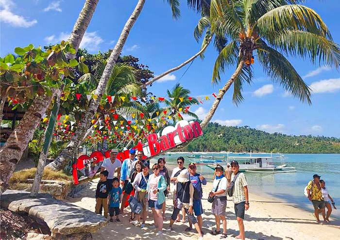 customers-at-port-barton-palawan1